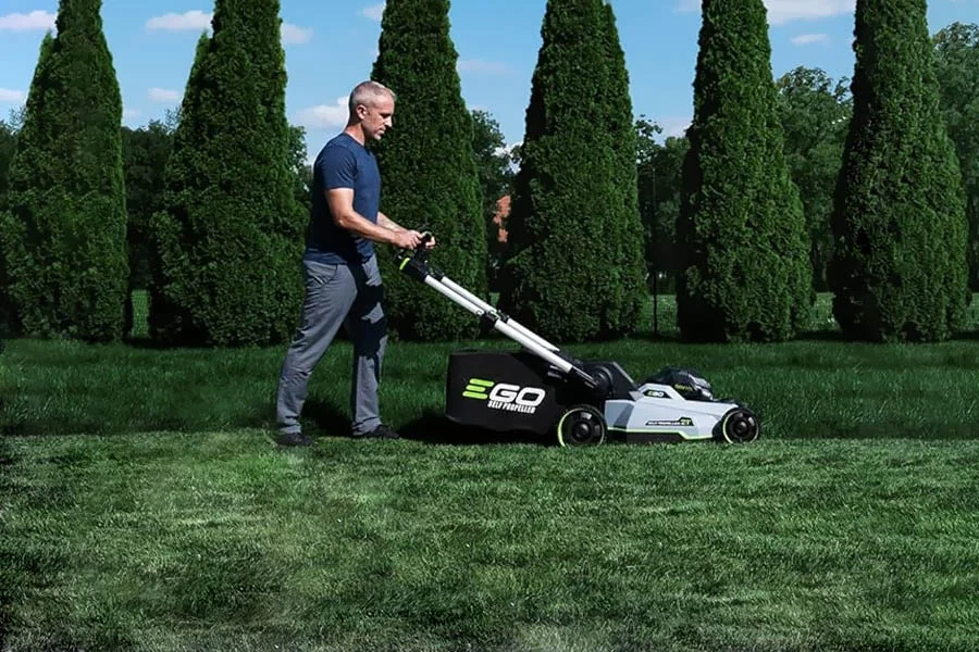 electric self propelled lawn mowers